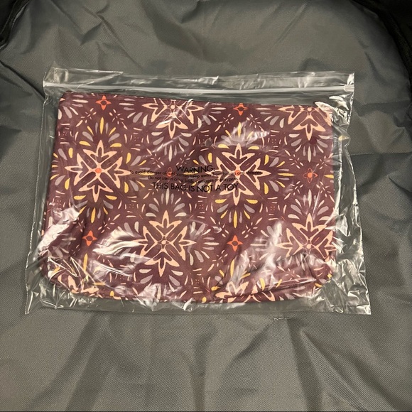 Thirty One Zipper Pouch - Picture 2 of 2